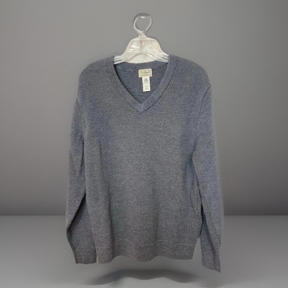 LL Bean Sweater Men’s L Merino Wool V Neck Cabincore Cozycore Minimalist